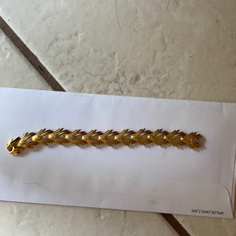 Monet 50s’ style gold-toned bracelet